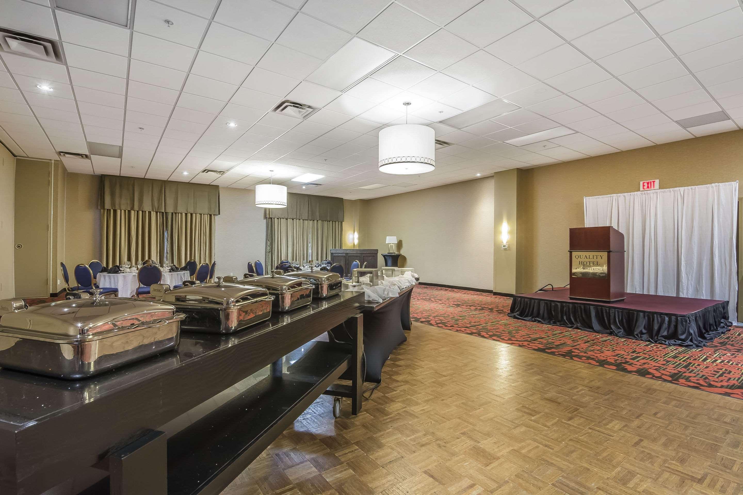 Quality Hotel & Conference Centre Fort Mcmurray Exterior photo