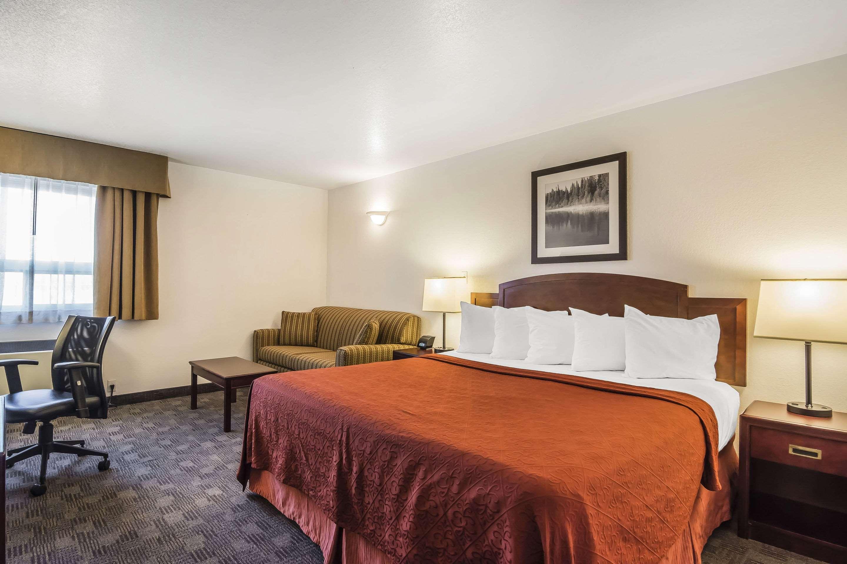 Quality Hotel & Conference Centre Fort Mcmurray Exterior photo