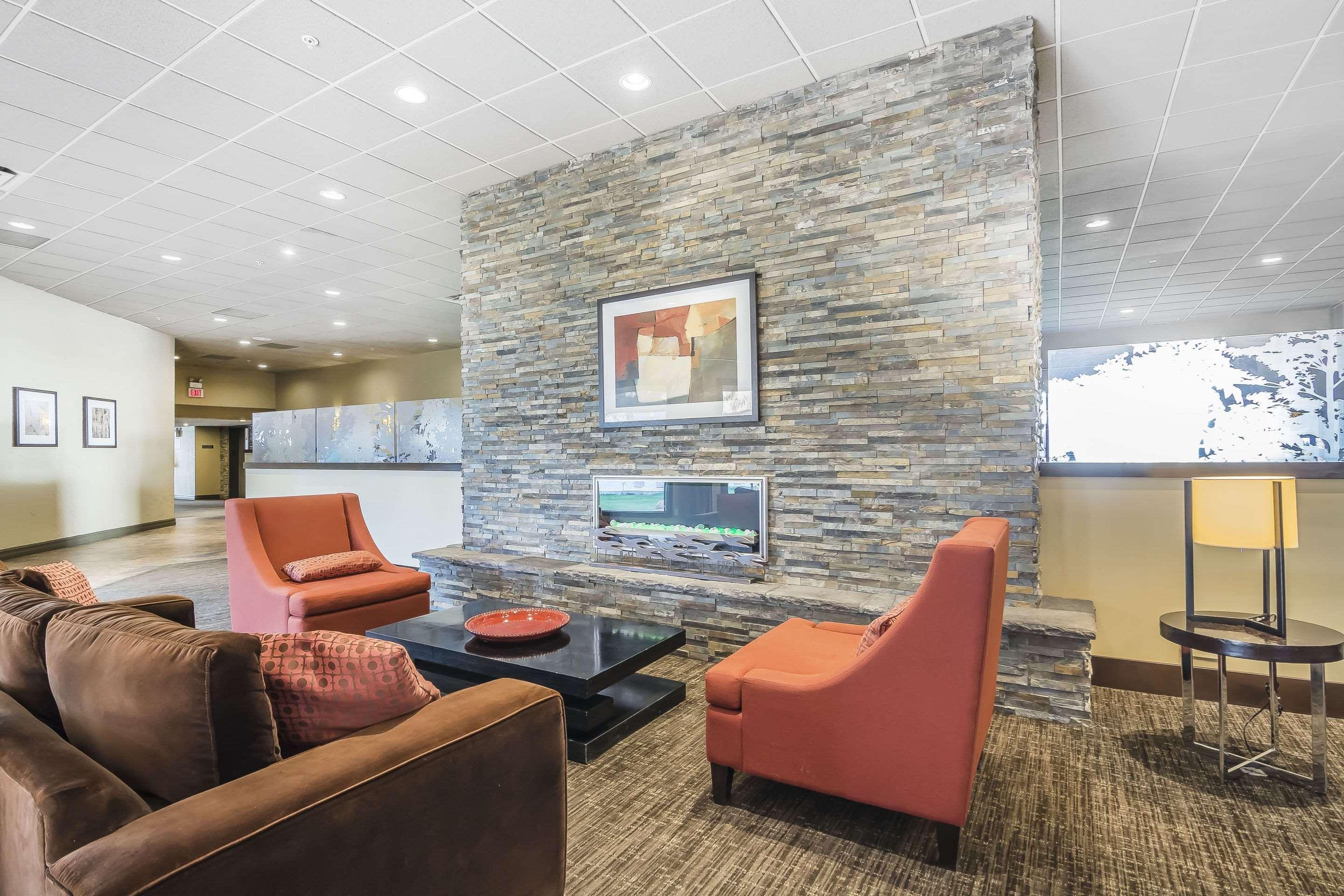 Quality Hotel & Conference Centre Fort Mcmurray Exterior photo