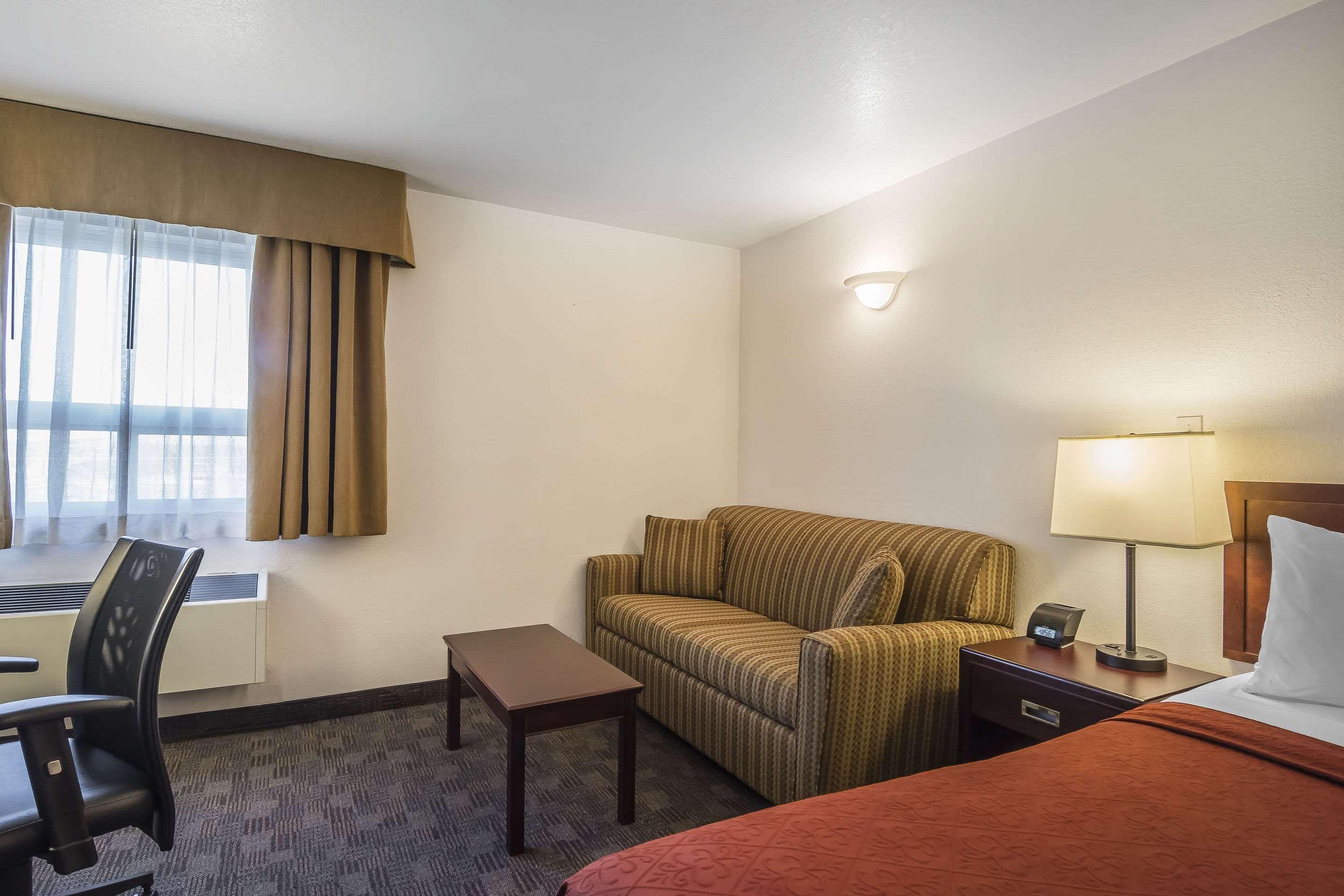 Quality Hotel & Conference Centre Fort Mcmurray Exterior photo
