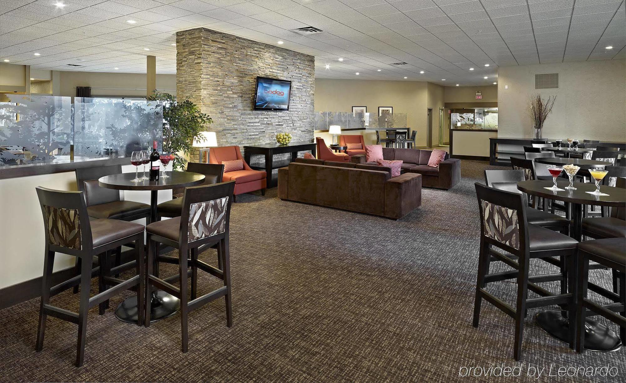 Quality Hotel & Conference Centre Fort Mcmurray Exterior photo
