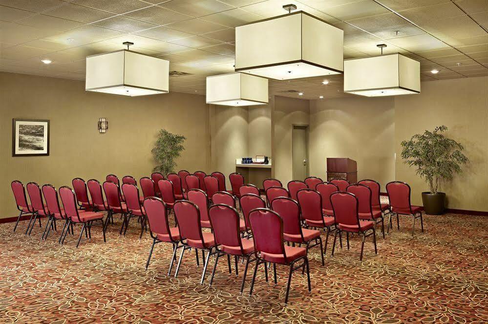 Quality Hotel & Conference Centre Fort Mcmurray Exterior photo
